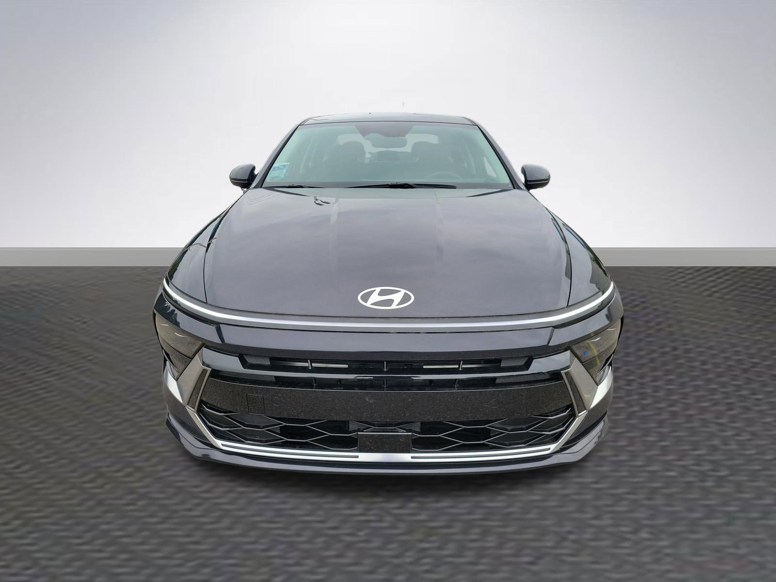 Used 2024 Hyundai Sonata SEL FWD image 2