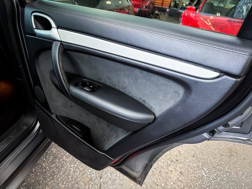 Used 2010 Porsche Cayenne GTS AWD/4WD image 24