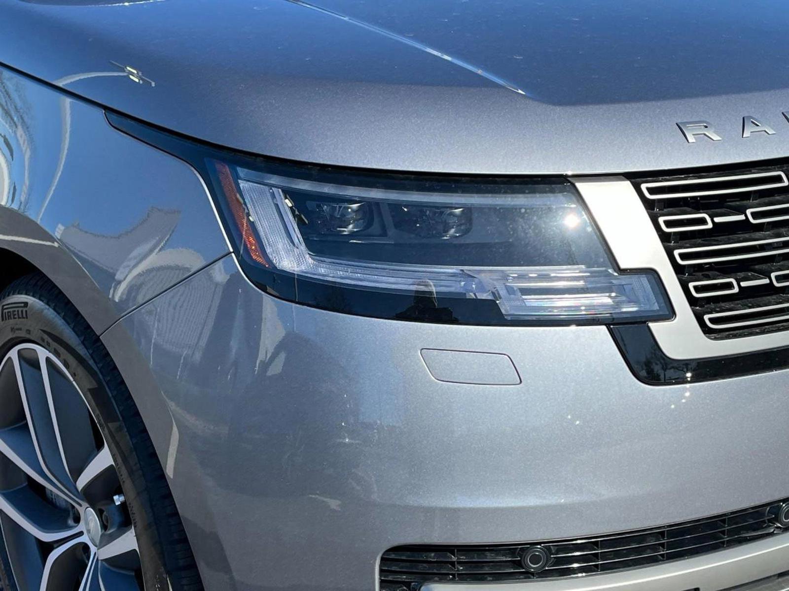 New 2025 Land Rover Range Rover SE image 10