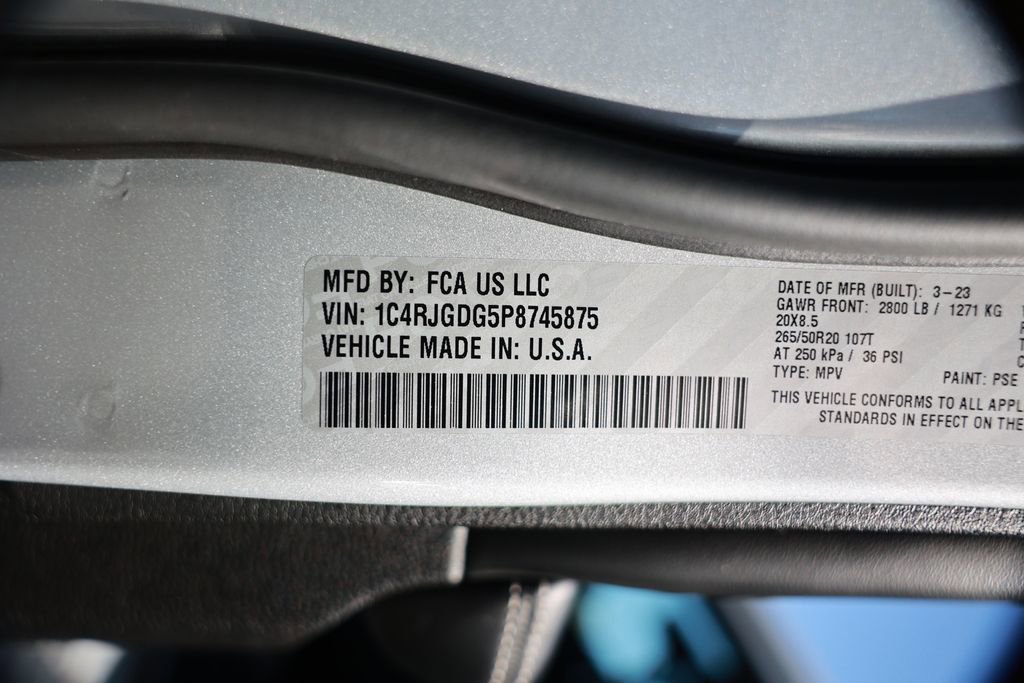 Used 2023 Jeep Grand Cherokee Overland RWD image 39