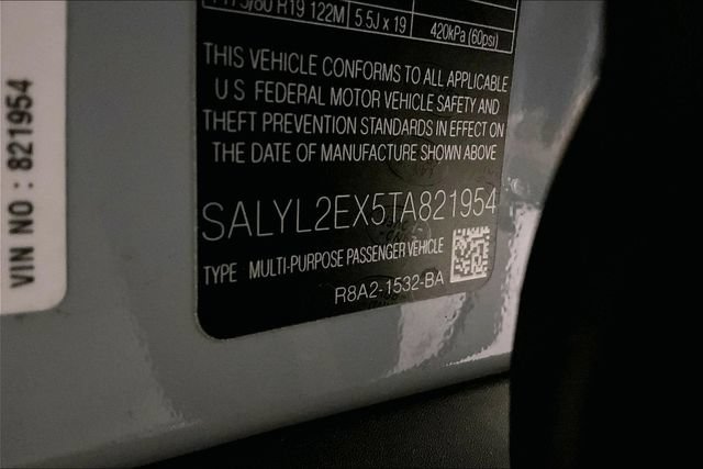 Certified 2026 Land Rover Range Rover Velar Dynamic SE AWD/4WD image 34