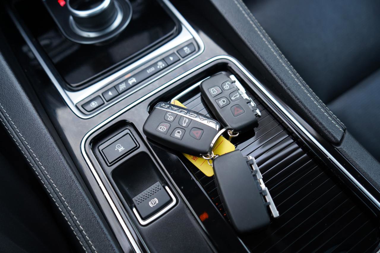 Used 2020 Jaguar F-PACE R-Sport image 57