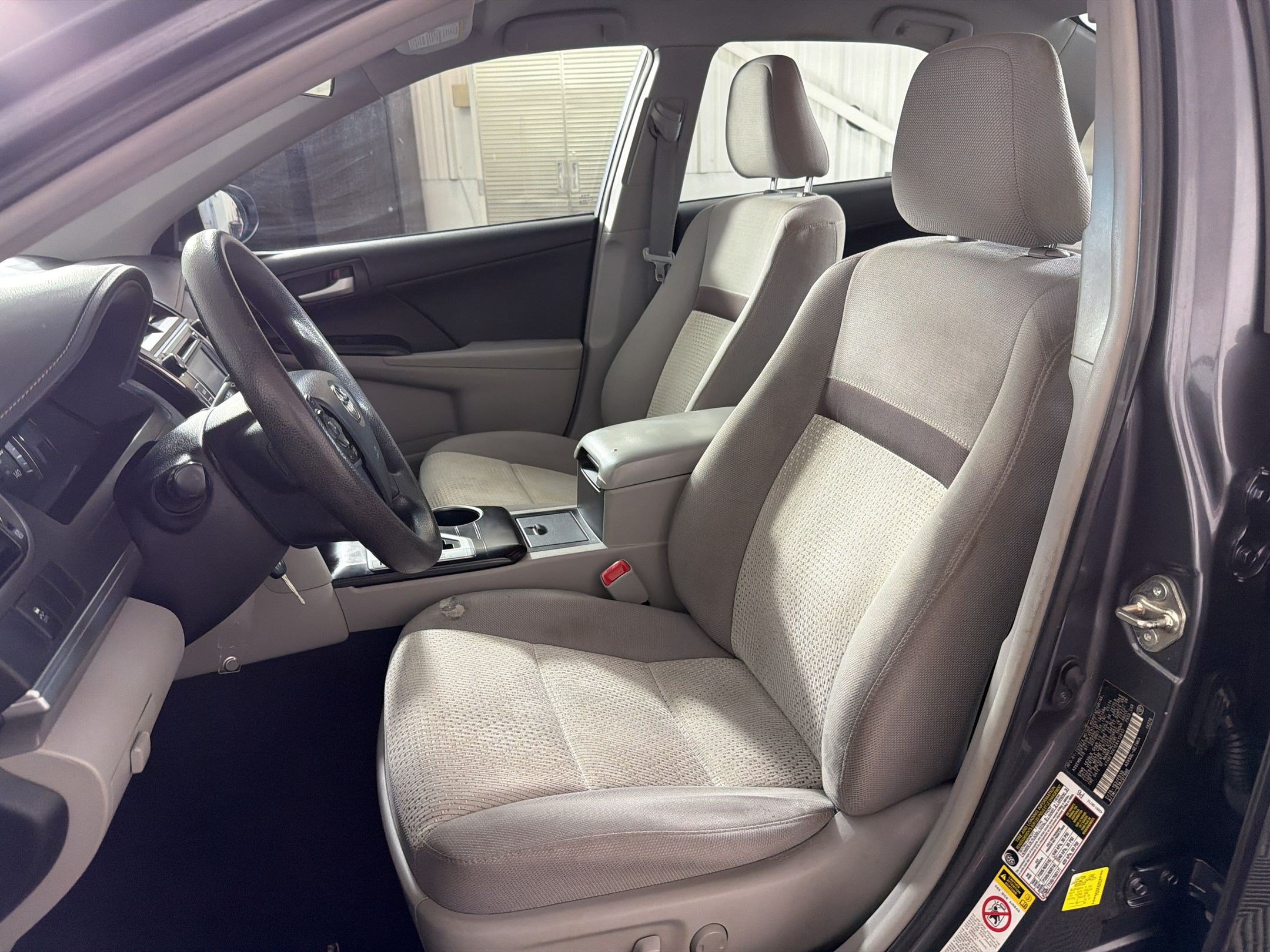 Used 2014 Toyota Camry LE FWD image 5