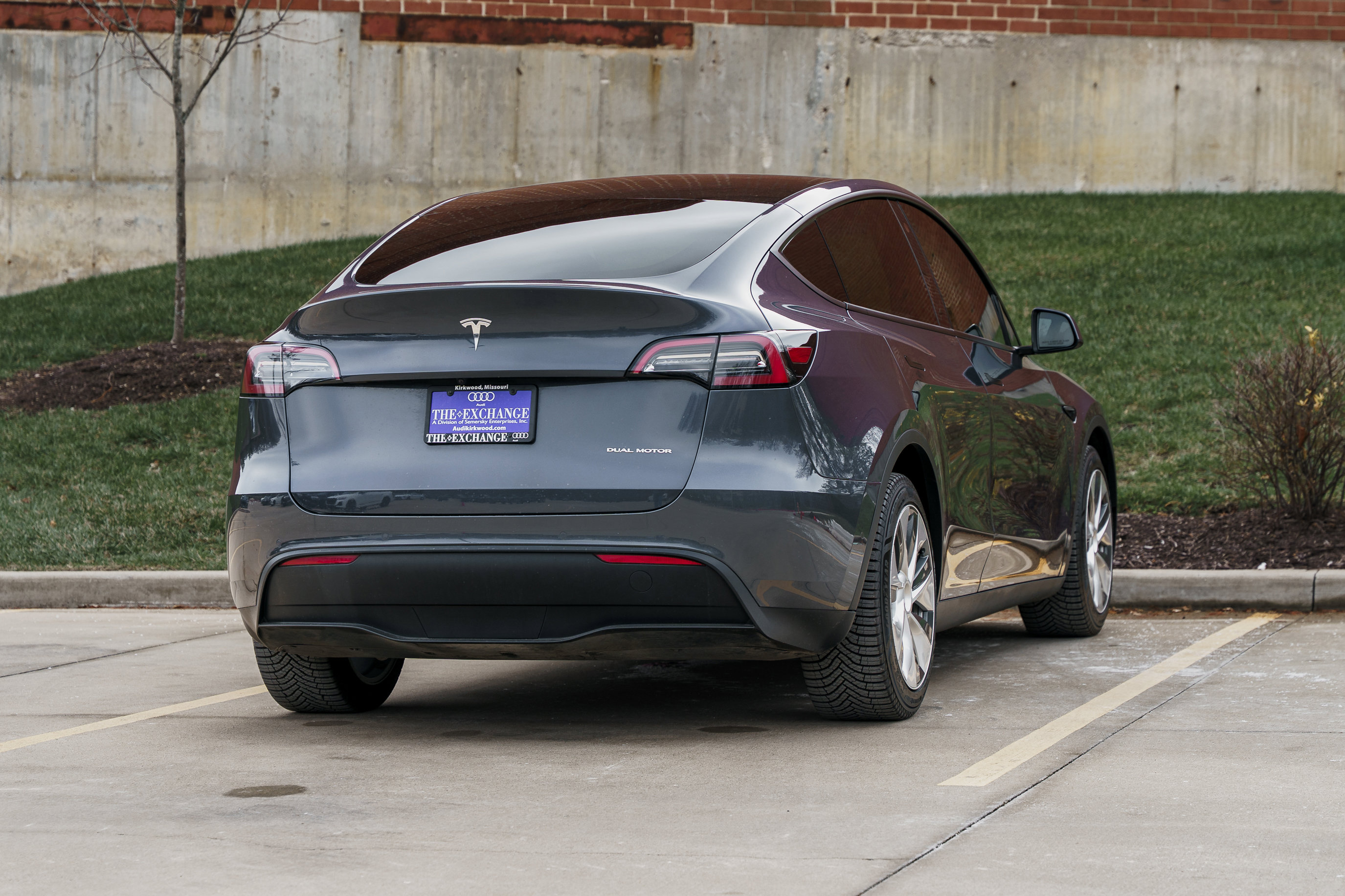 Used 2022 Tesla Model Y Long Range image 4