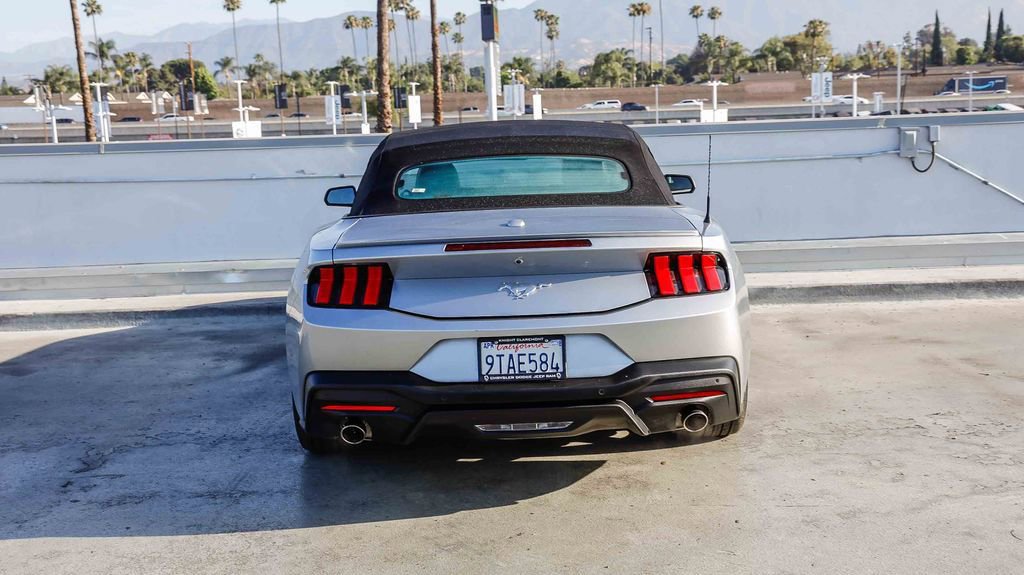 Used 2025 Ford Mustang Premium RWD image 8