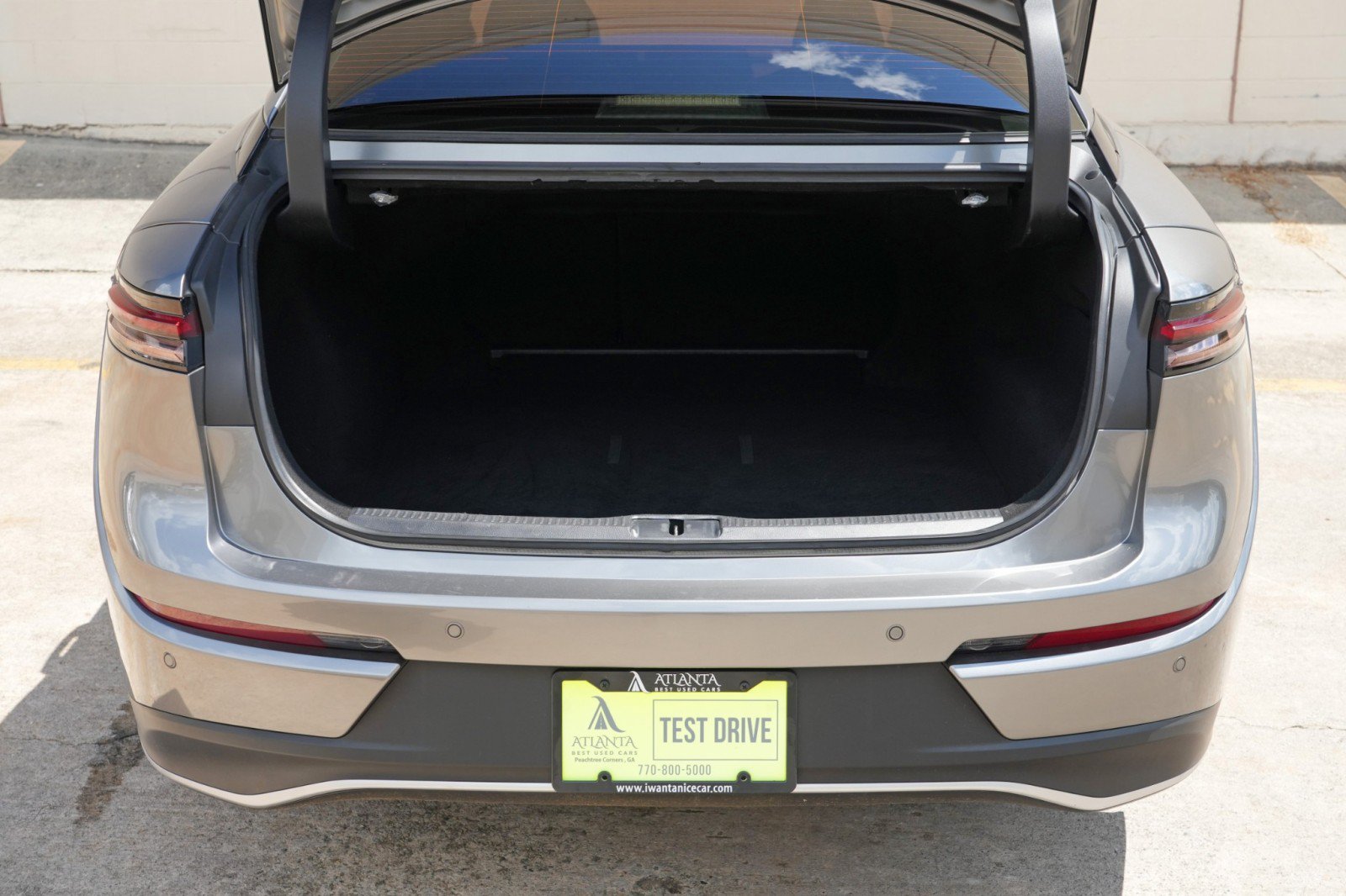 Used 2024 Toyota Crown AWD/4WD image 9