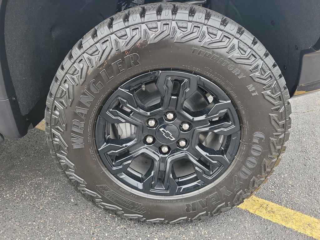 Used 2026 Chevrolet Silverado 1500 ZR2 AWD/4WD image 8