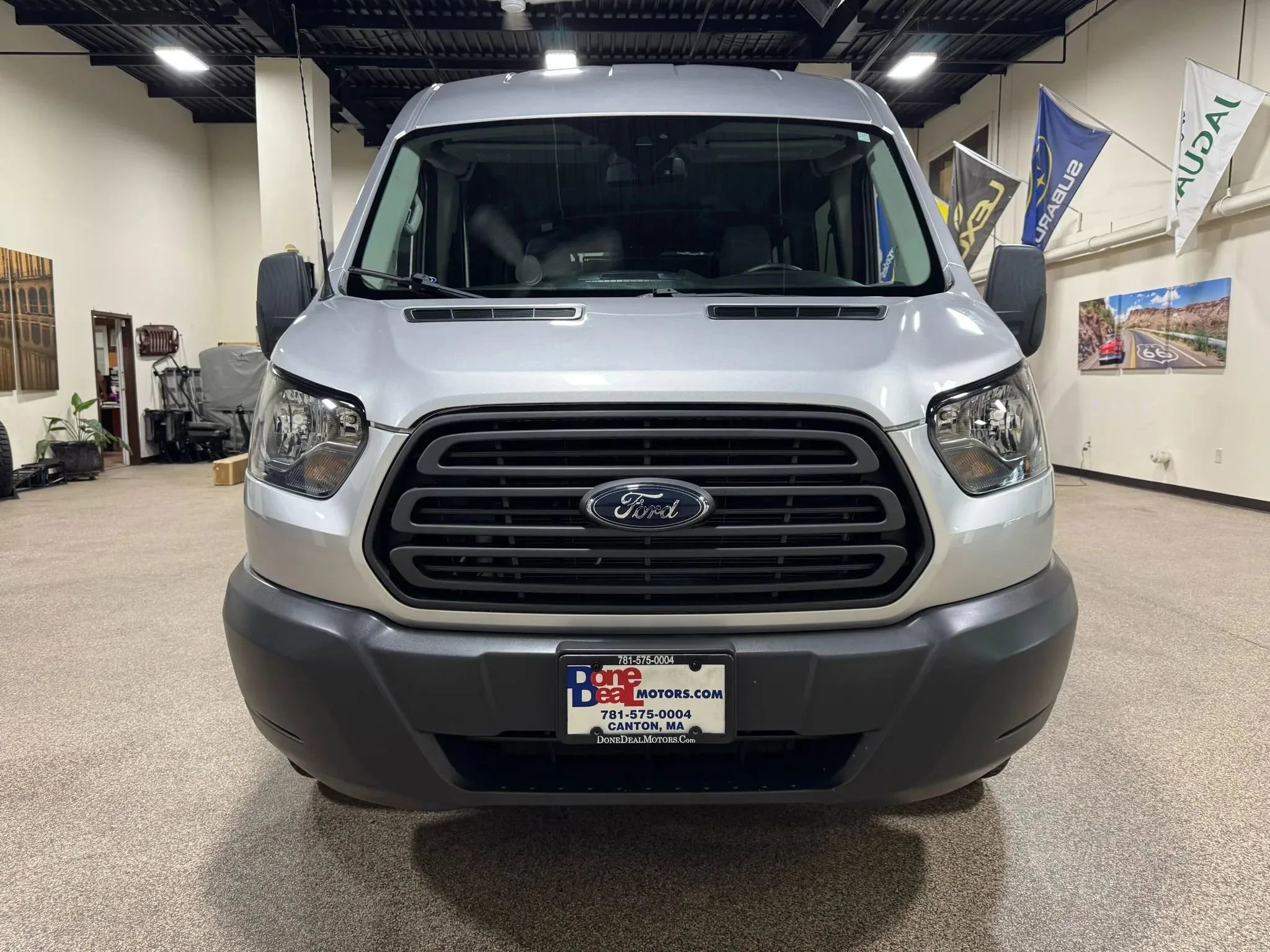 Used 2015 Ford Transit 250 148 Medium Roof RWD image 3