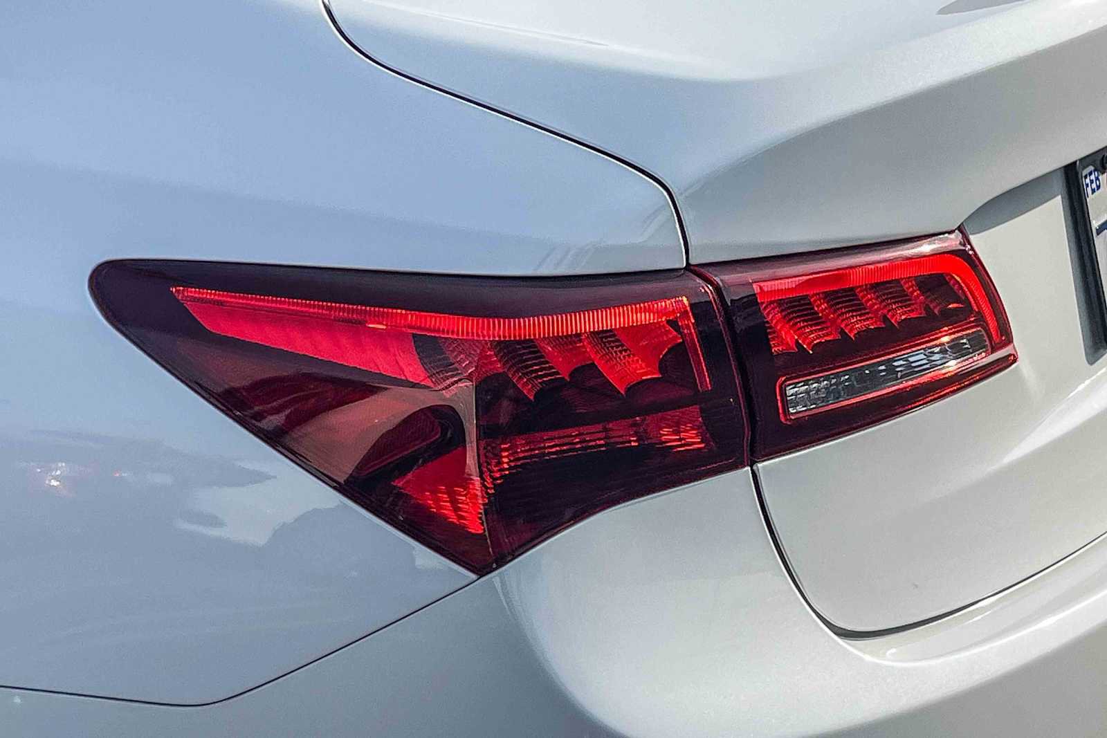 Used 2016 Acura TLX image 8