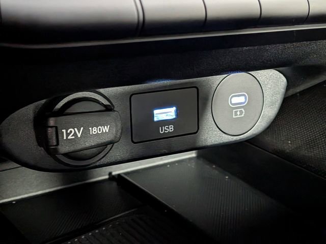 Used 2025 Hyundai Elantra SEL FWD image 25