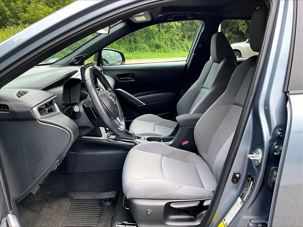 Used 2023 Toyota Corolla Cross AWD Hybrid w/ Moonroof Package image 10