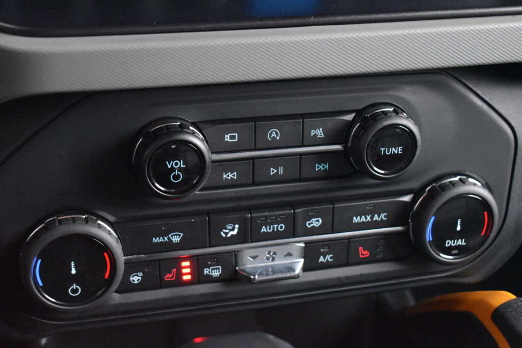 Used 2022 Ford Bronco Badlands image 12