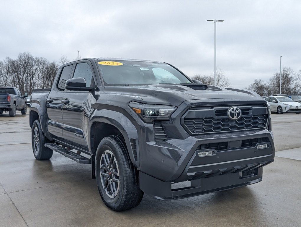 Used 2024 Toyota Tacoma TRD Sport w/ TRD Sport Upgrade Package image 5