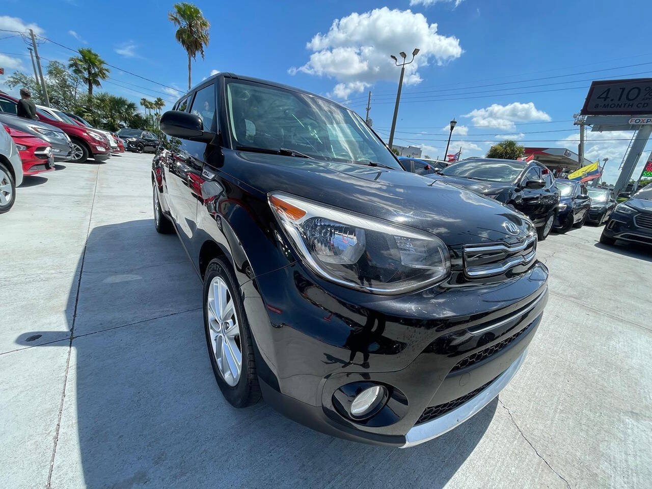 Used 2018 Kia Soul + FWD image 3