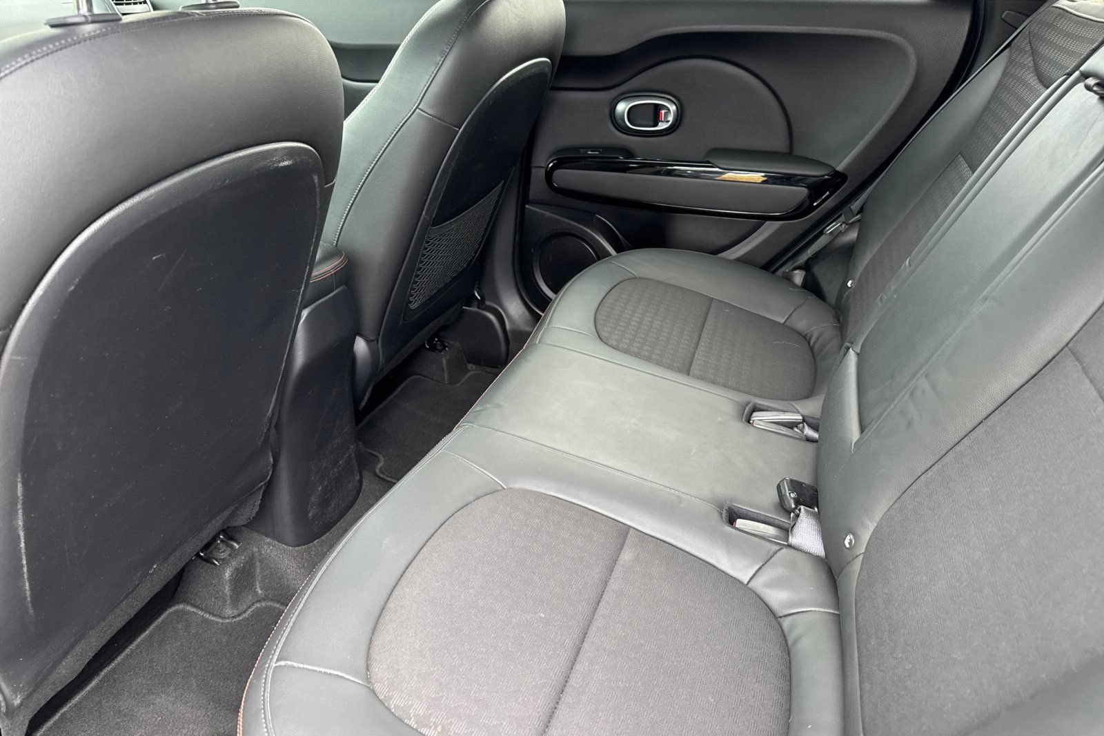 Used 2019 Kia Soul ! FWD image 11