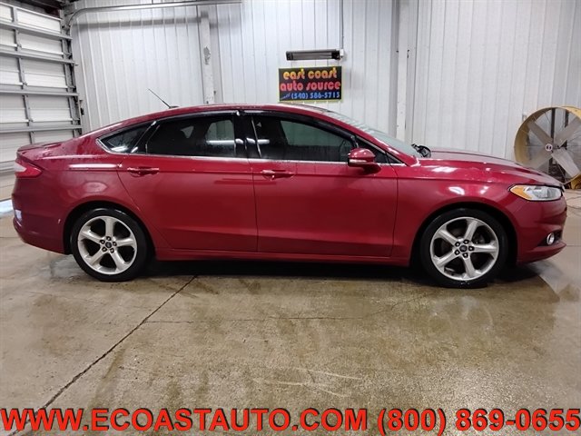 Used 2015 Ford Fusion SE FWD image 2