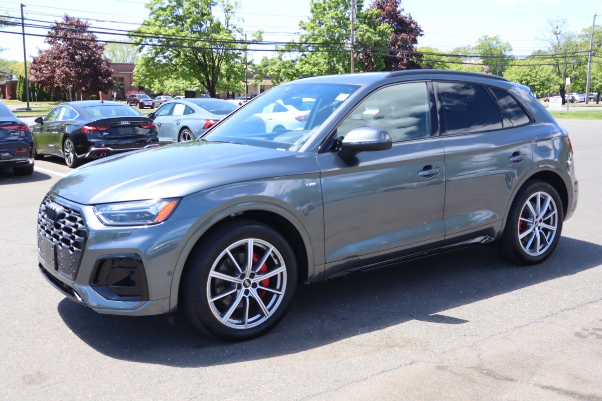 Used 2024 Audi Q5 e Prestige w/ Prestige Package AWD/4WD image 2