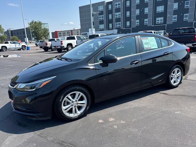 Used 2017 Chevrolet Cruze LT w/ Convenience Package FWD image 1