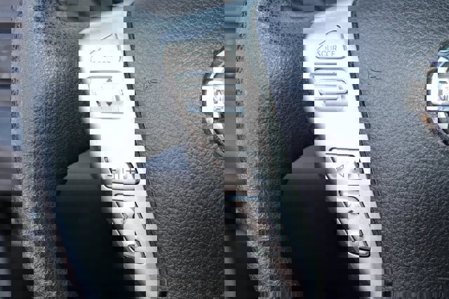 Used 2015 Nissan Versa SL image 11