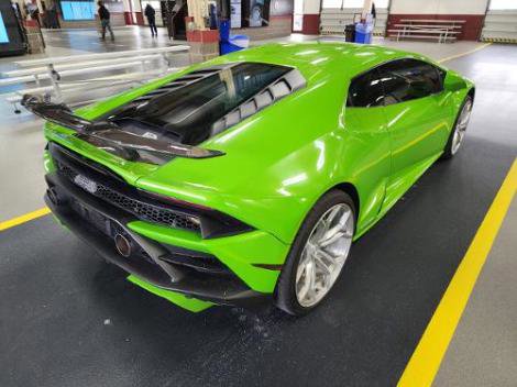 Used 2021 Lamborghini Huracan EVO image 3