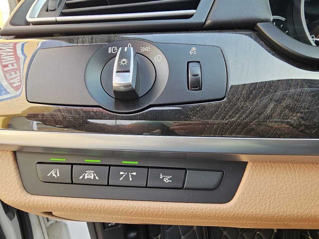 Used 2015 BMW 750Li xDrive image 35