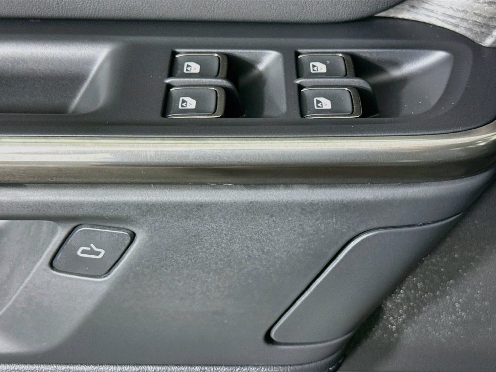Used 2026 Rivian R1S Adventure Dual AWD/4WD image 22
