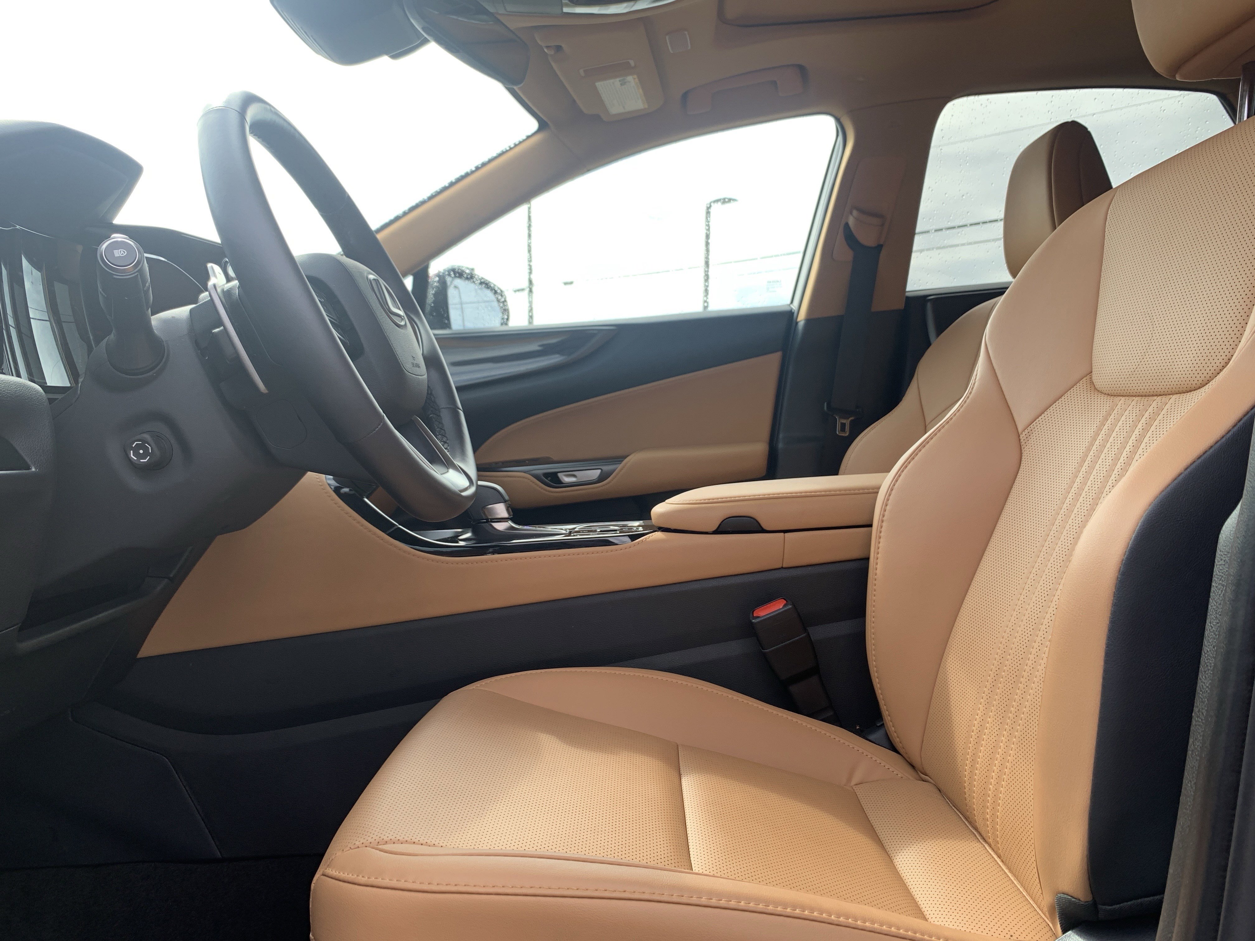 Certified 2025 Lexus NX 250 FWD w/ Towing Package (2000 Lbs) image 16