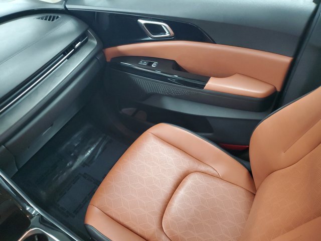 Certified 2022 Kia Carnival SX w/ Paint Protection Package image 11