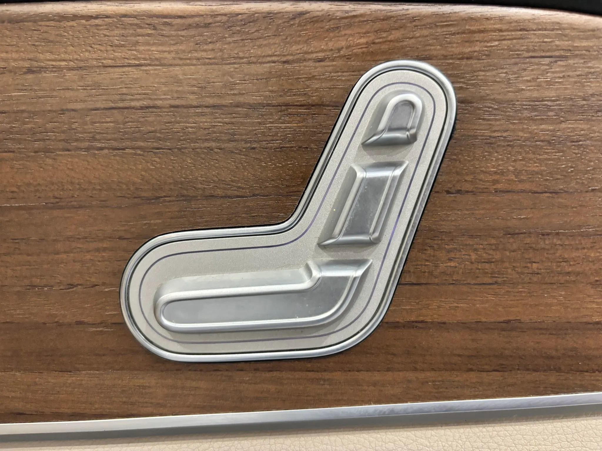 Used 2022 Mercedes-Benz GLS 450 GLS 450 4MATIC Sport Utility 4 image 48