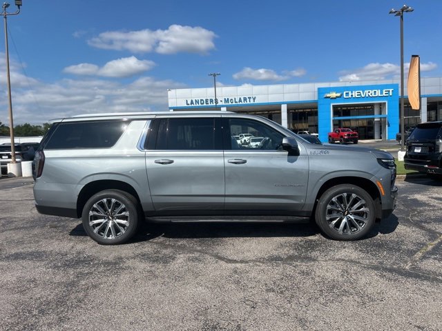 New 2026 Chevrolet Suburban High Country w/ Sun And Tow Package image 2