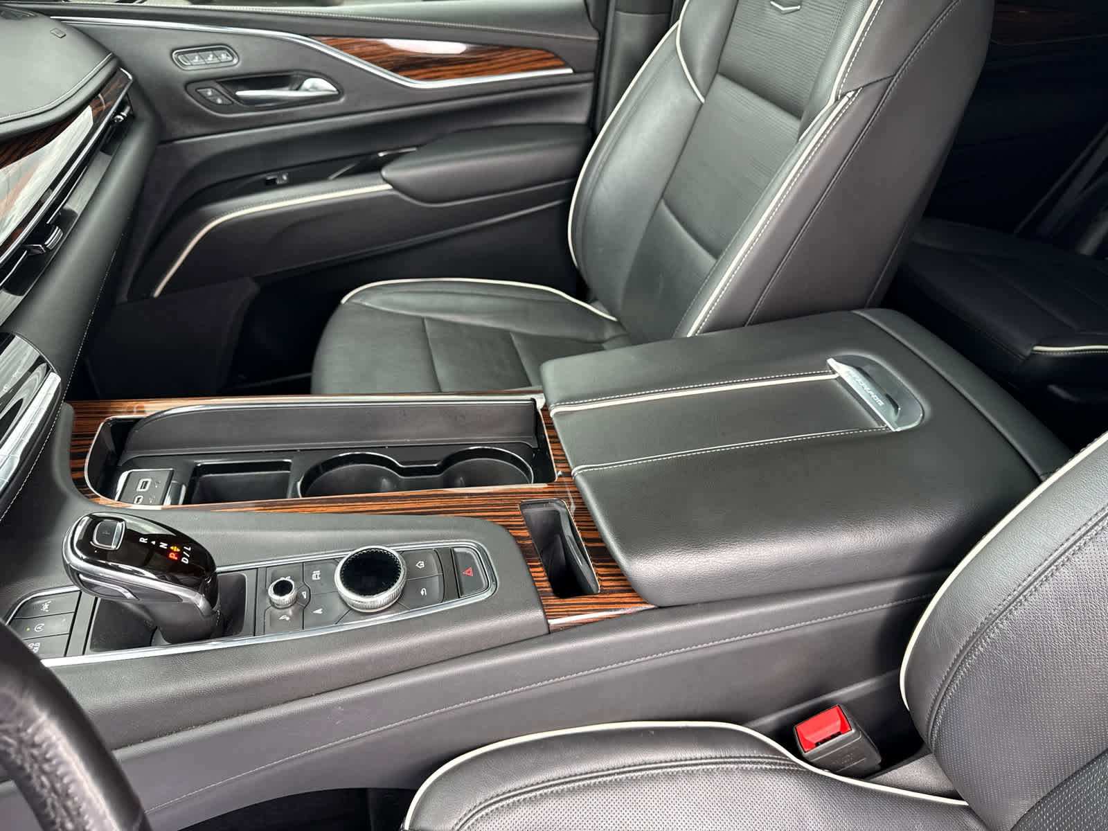 Certified 2021 Cadillac Escalade Premium Luxury w/ Driver Assist Tech Package AWD/4WD image 22