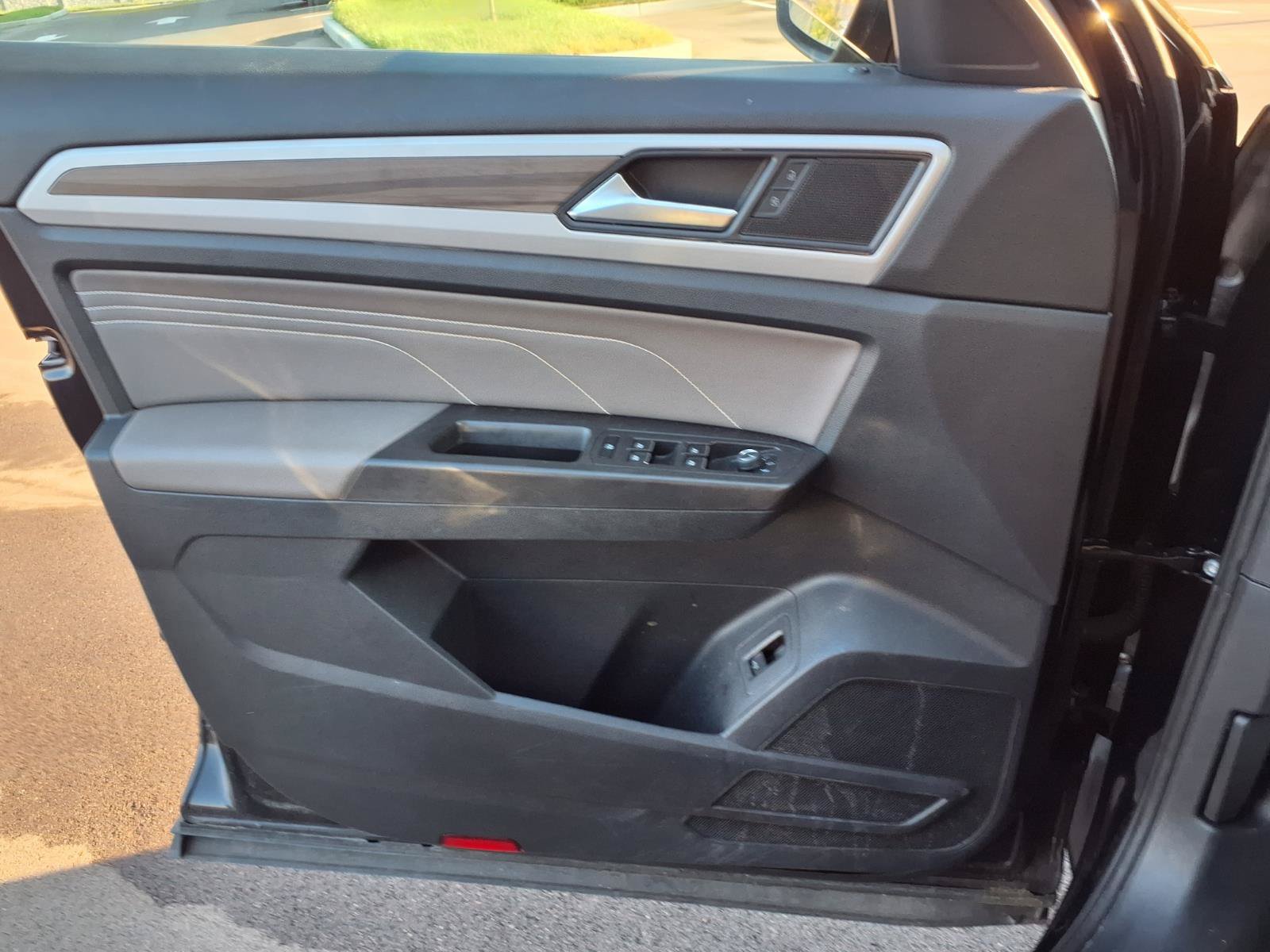 Used 2023 Volkswagen Atlas SEL AWD/4WD image 19