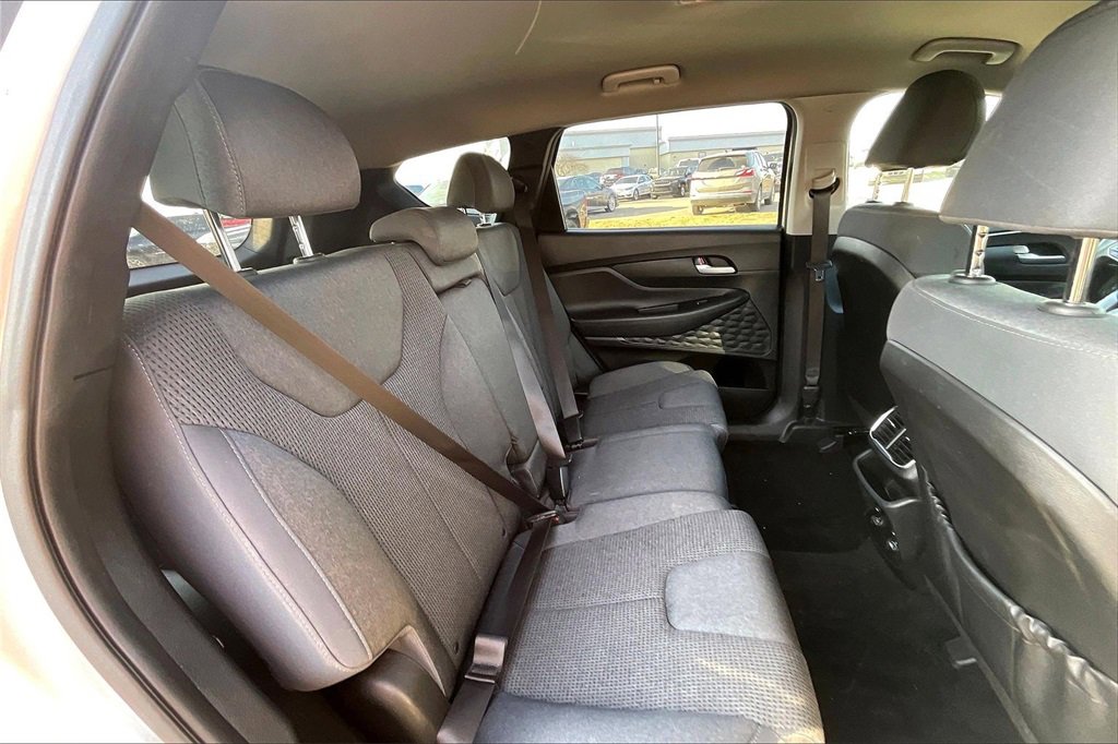 Used 2019 Hyundai Santa Fe SEL image 25