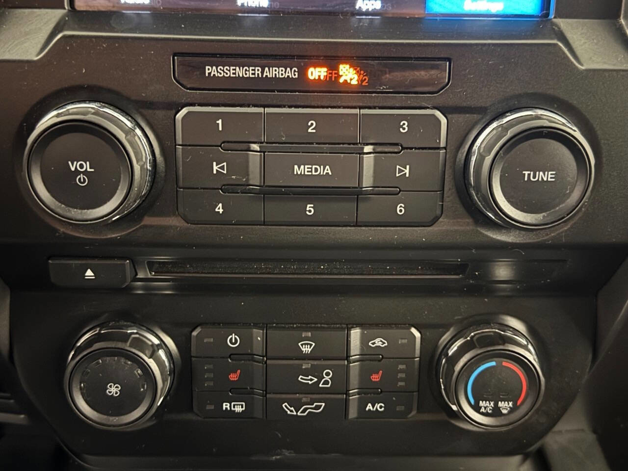 Used 2016 Ford F150 XLT w/ Equipment Group 302A Luxury image 34