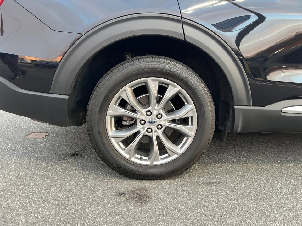 Used 2022 Ford Explorer XLT w/ Equipment Group 202A image 27