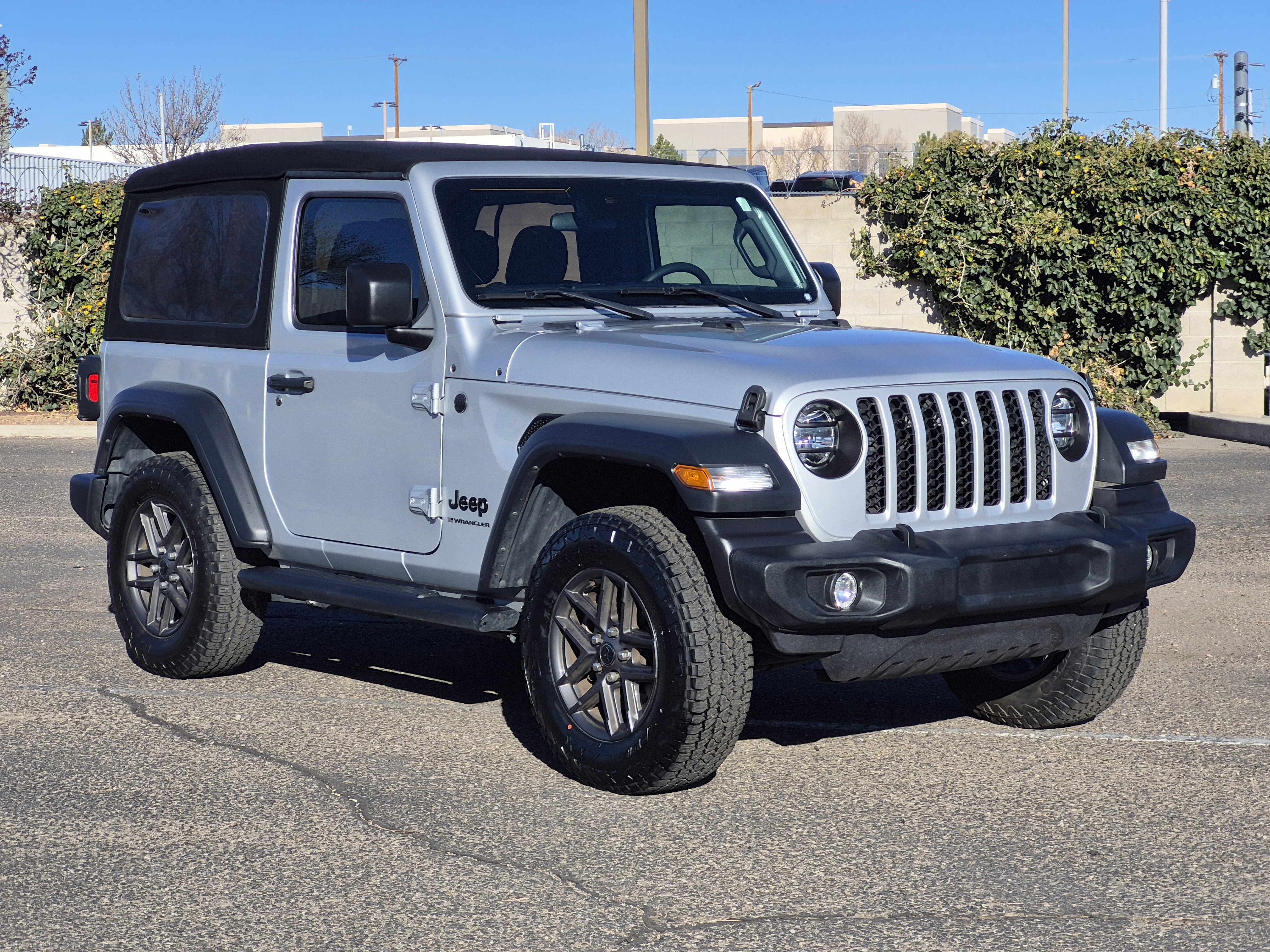 Used 2024 Jeep Wrangler Sport S image 3