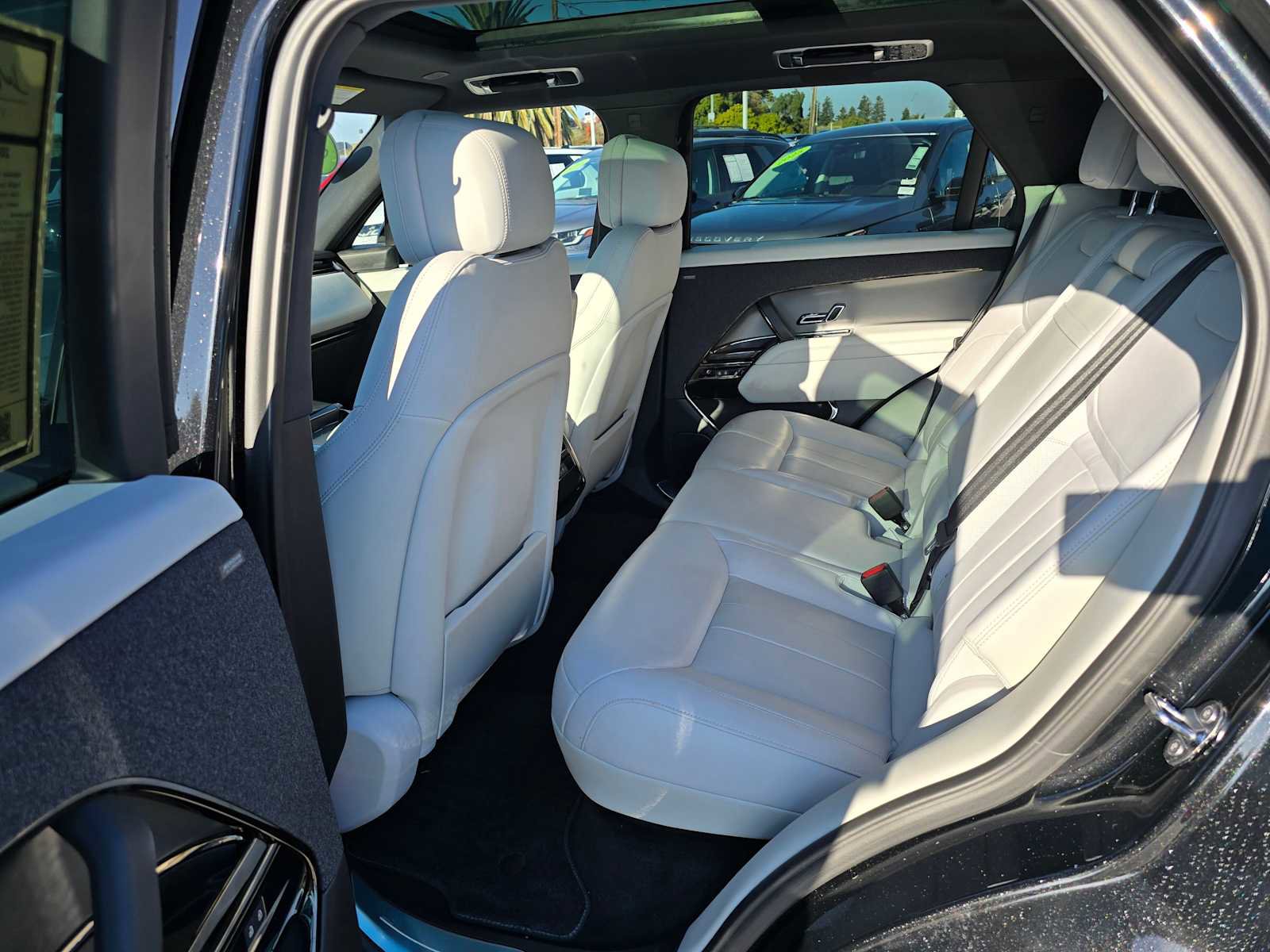 Certified 2025 Land Rover Range Rover Sport SE image 16