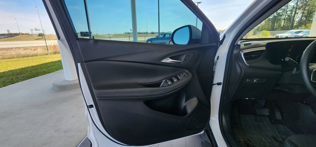 Used 2024 Buick Encore GX Preferred image 11