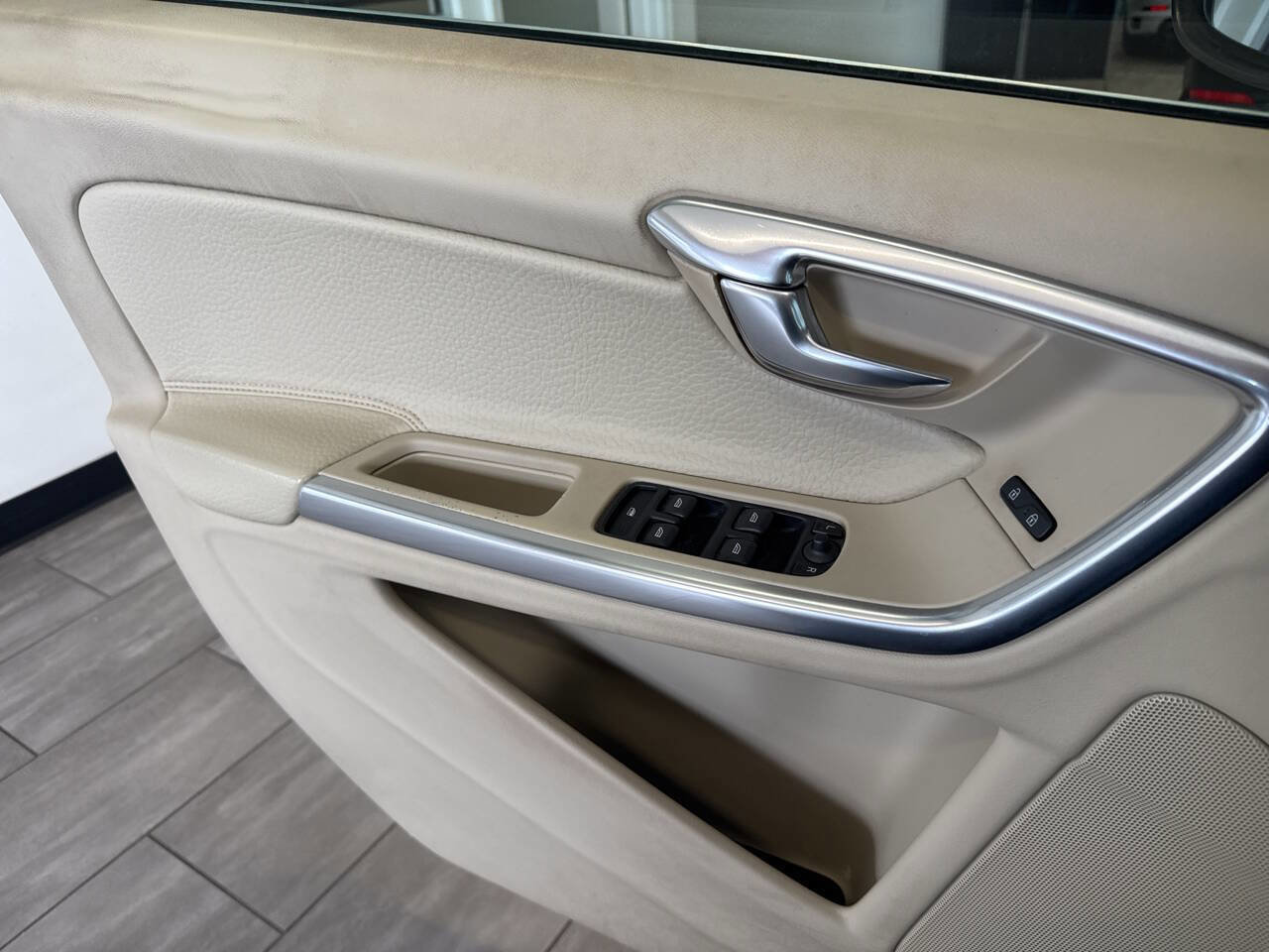 Used 2012 Volvo S60 T5 w/ Climate Pkg image 26