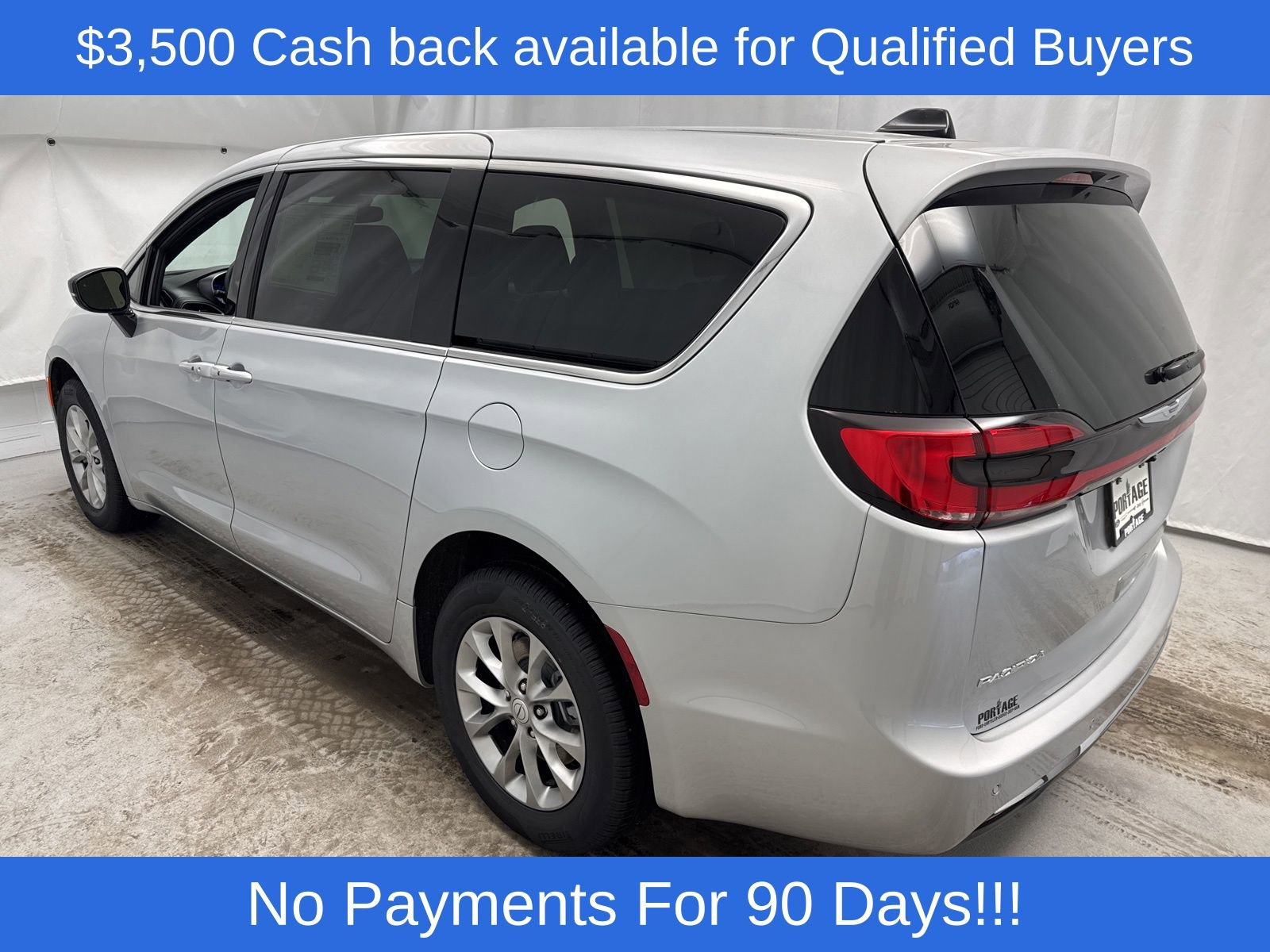 New 2026 Chrysler Pacifica Select image 5