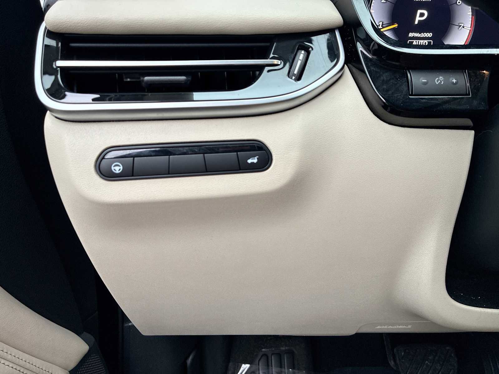 Used 2023 INFINITI QX60 Luxe image 18