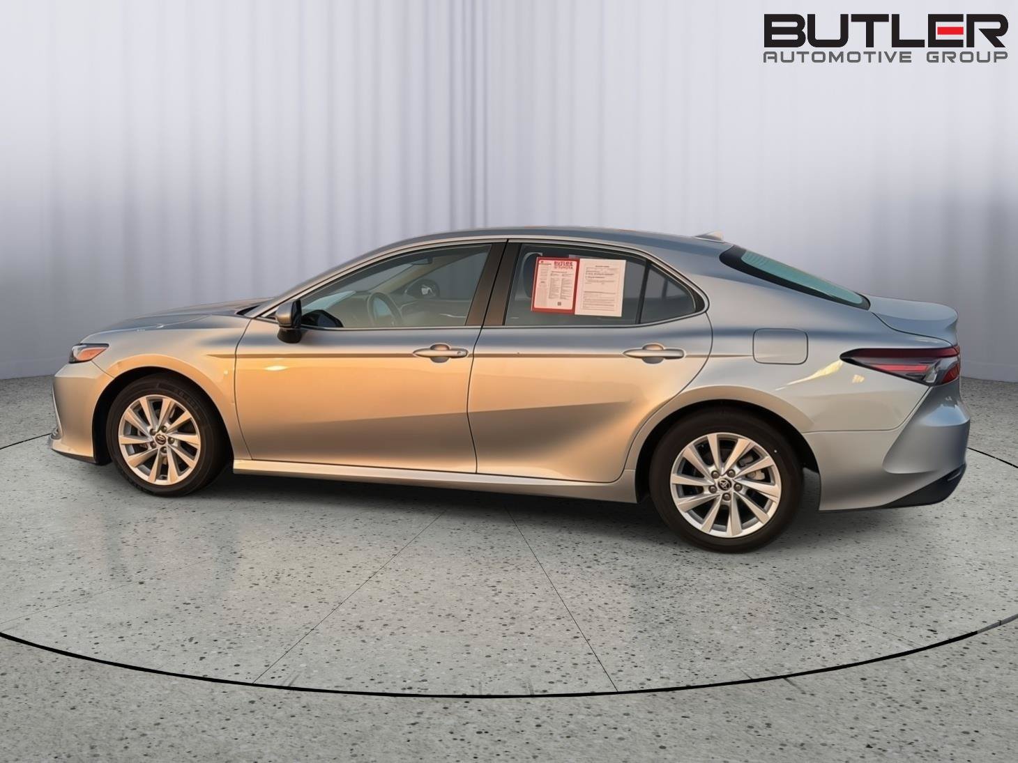 Certified 2022 Toyota Camry LE FWD image 3