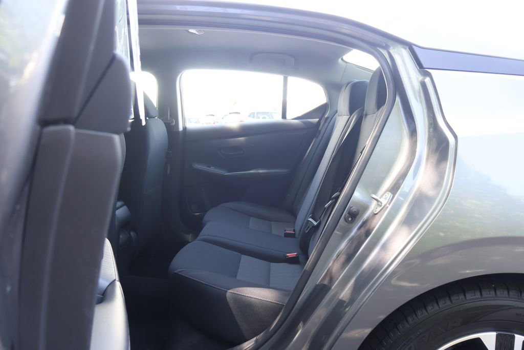 Used 2024 Nissan Sentra SV FWD image 39