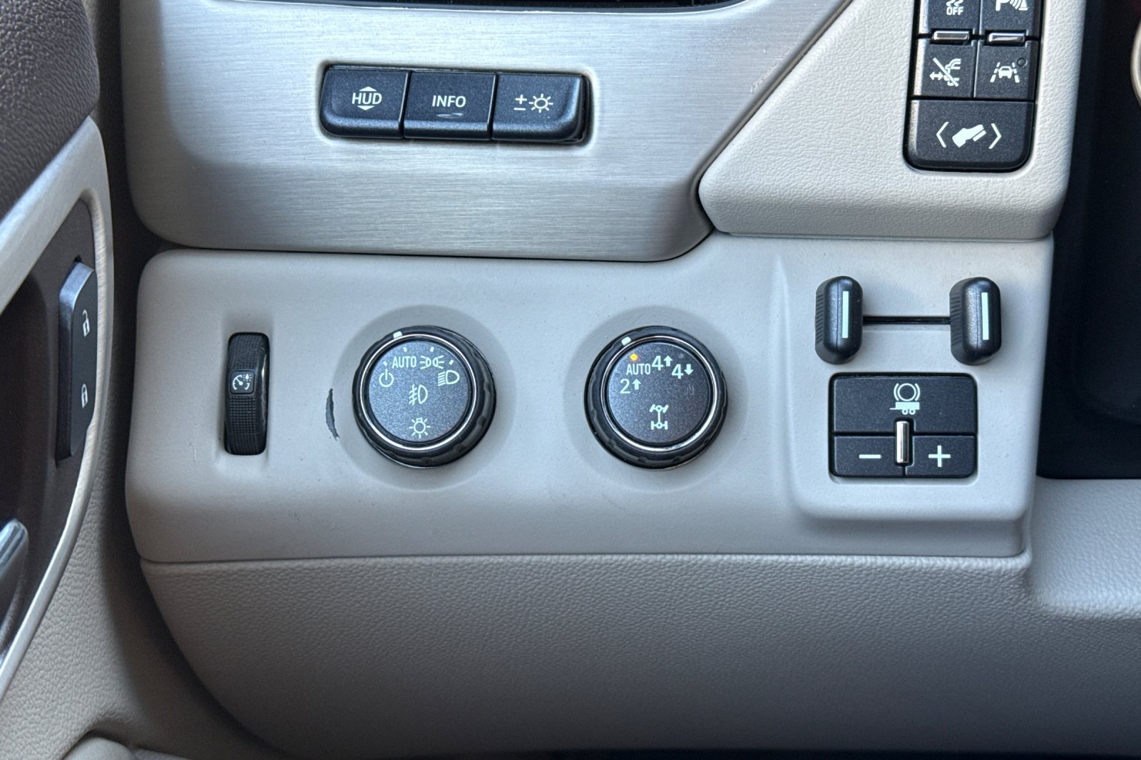 Used 2019 GMC Yukon Denali w/ Denali Ultimate Package AWD/4WD image 36