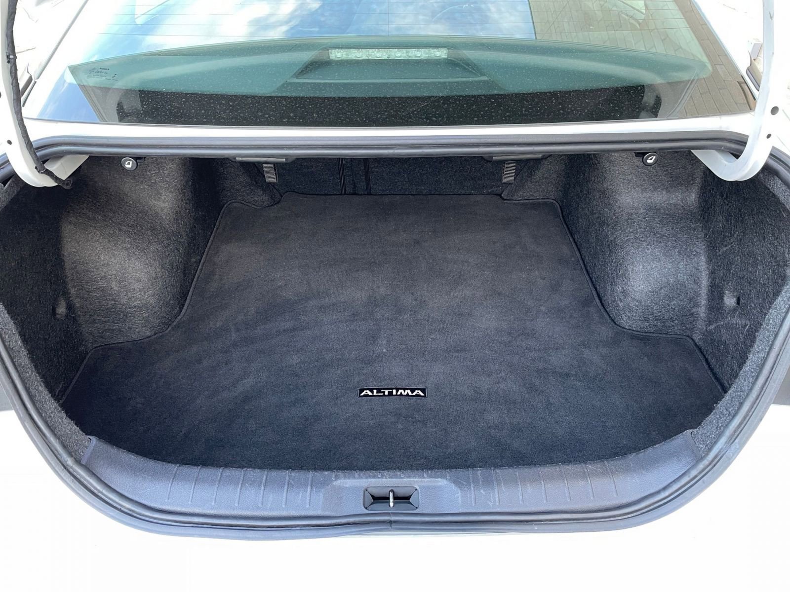 Used 2025 Nissan Altima 2.5 SV image 31