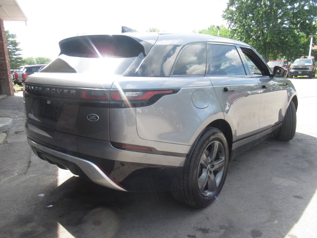 Used 2021 Land Rover Range Rover Velar R-Dynamic S AWD/4WD image 15
