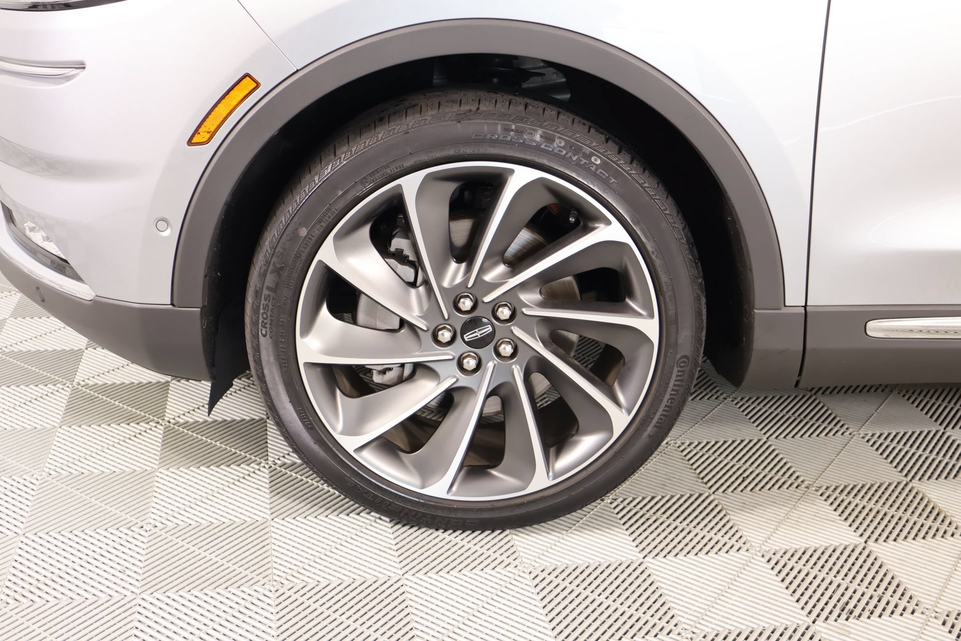 Used 2023 Lincoln Nautilus Reserve w/ Equipment Group 202A AWD/4WD image 18