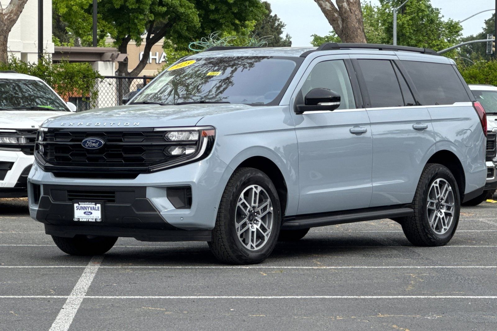 Certified 2025 Ford Expedition Active image 9