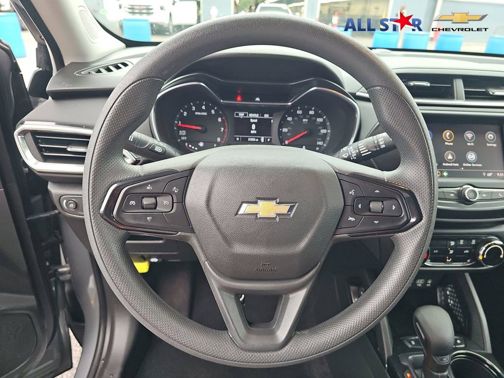 Used 2023 Chevrolet TrailBlazer LT FWD image 3