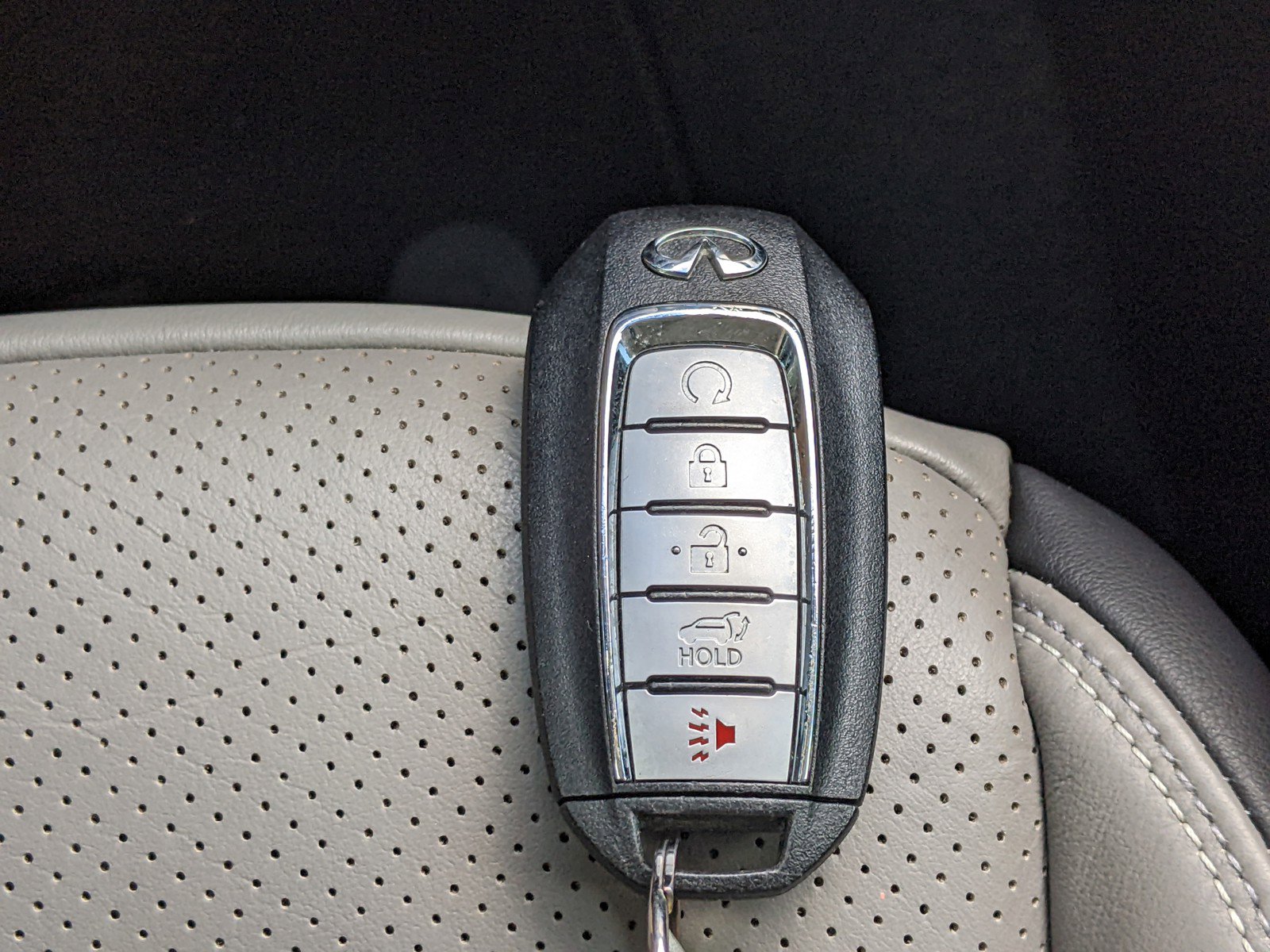 Used 2023 INFINITI QX50 Sensory image 30